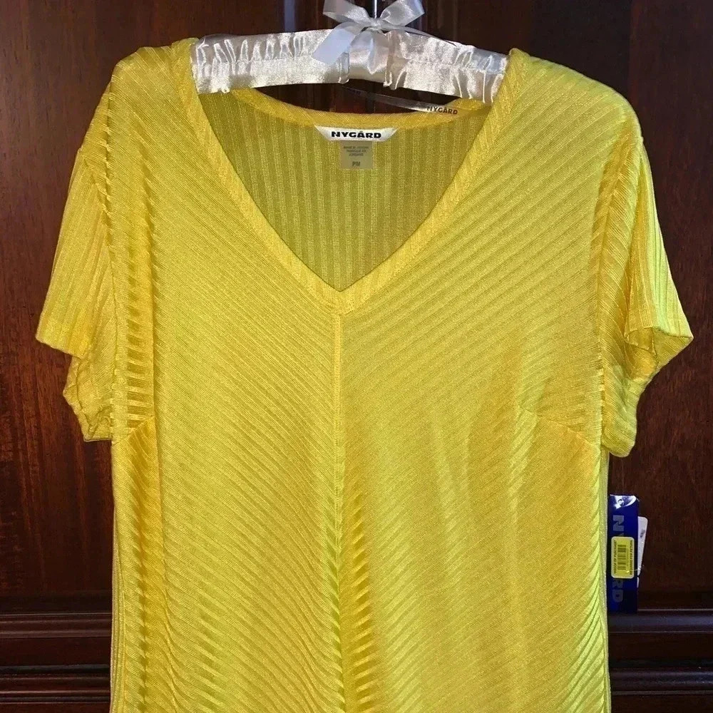 NYGARD PETITE HIGH LOW TOP NWT
